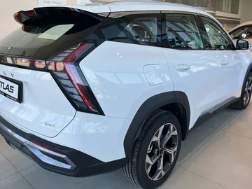 Купить Geely Atlas, II Белый 2.0 AMT (200 л.с.) от 3050000 ₽. в Орске