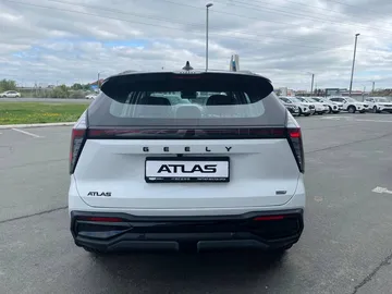 Купить Geely Atlas, II Белый 2.0 AMT (200 л.с.) от 3267190 ₽. в Орске