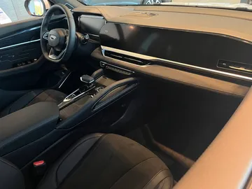 Купить Geely Monjaro Белый 2.0 AT (238 л.с.) 4WD от 4402190 ₽. в Орске