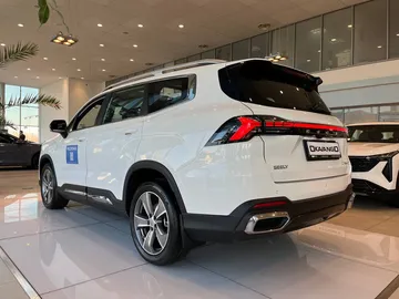 Купить Geely Okavango, I Рестайлинг Белый 2.0 AMT (200 л.с.) от 2800000 ₽. в Орске