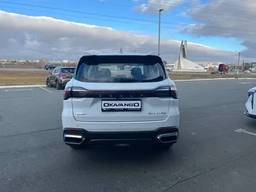 Купить Geely Okavango, I Рестайлинг Белый 2.0 AMT (200 л.с.) от 3424190 ₽. в Орске