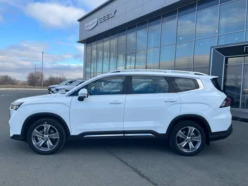 Купить Geely Okavango, I Рестайлинг Белый 2.0 AMT (200 л.с.) от 3424190 ₽. в Орске